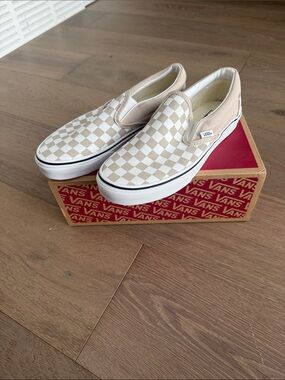 NEW Vans Slip-On Checkerboard Sneakers Womens size 9.5 - Beige/White